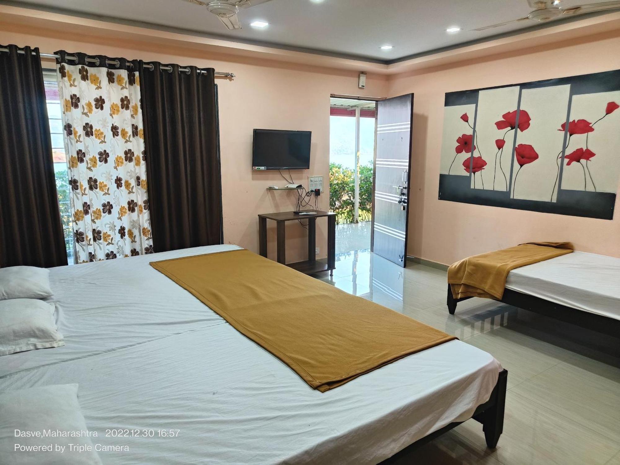 Swiss Lake Resort Lavasa Εξωτερικό φωτογραφία