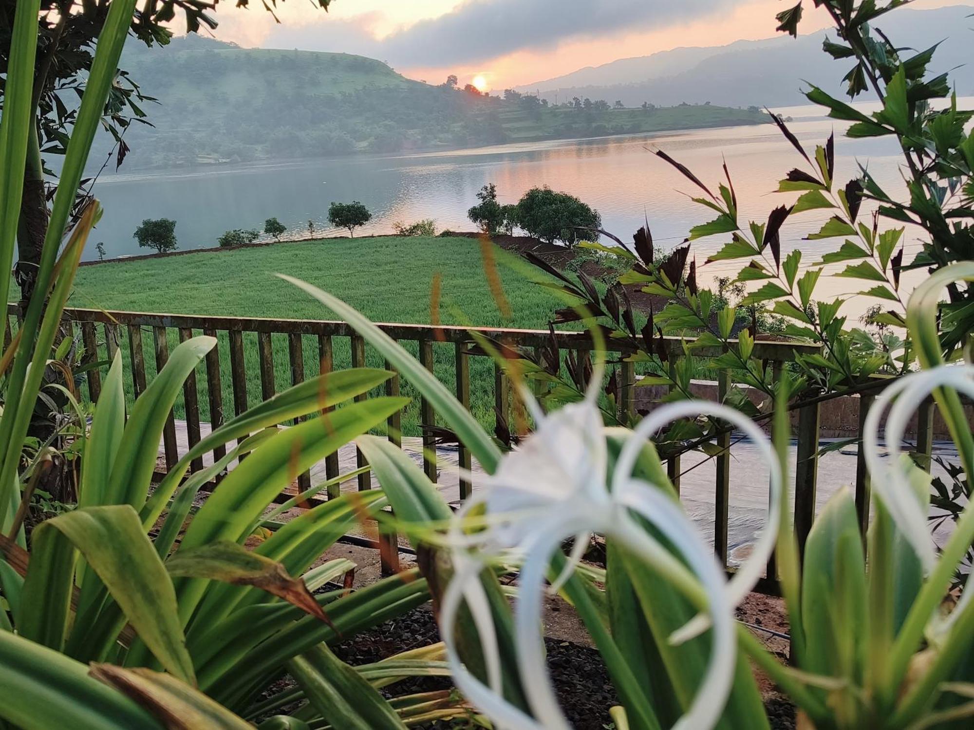 Swiss Lake Resort Lavasa Εξωτερικό φωτογραφία