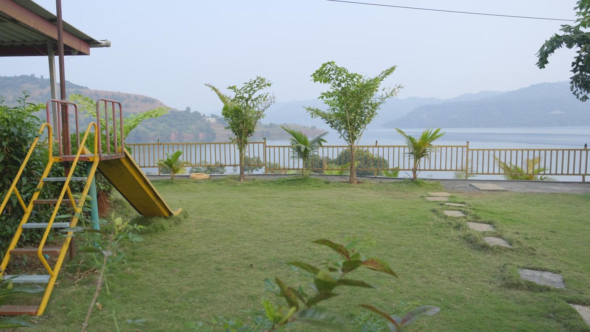Swiss Lake Resort Lavasa Εξωτερικό φωτογραφία