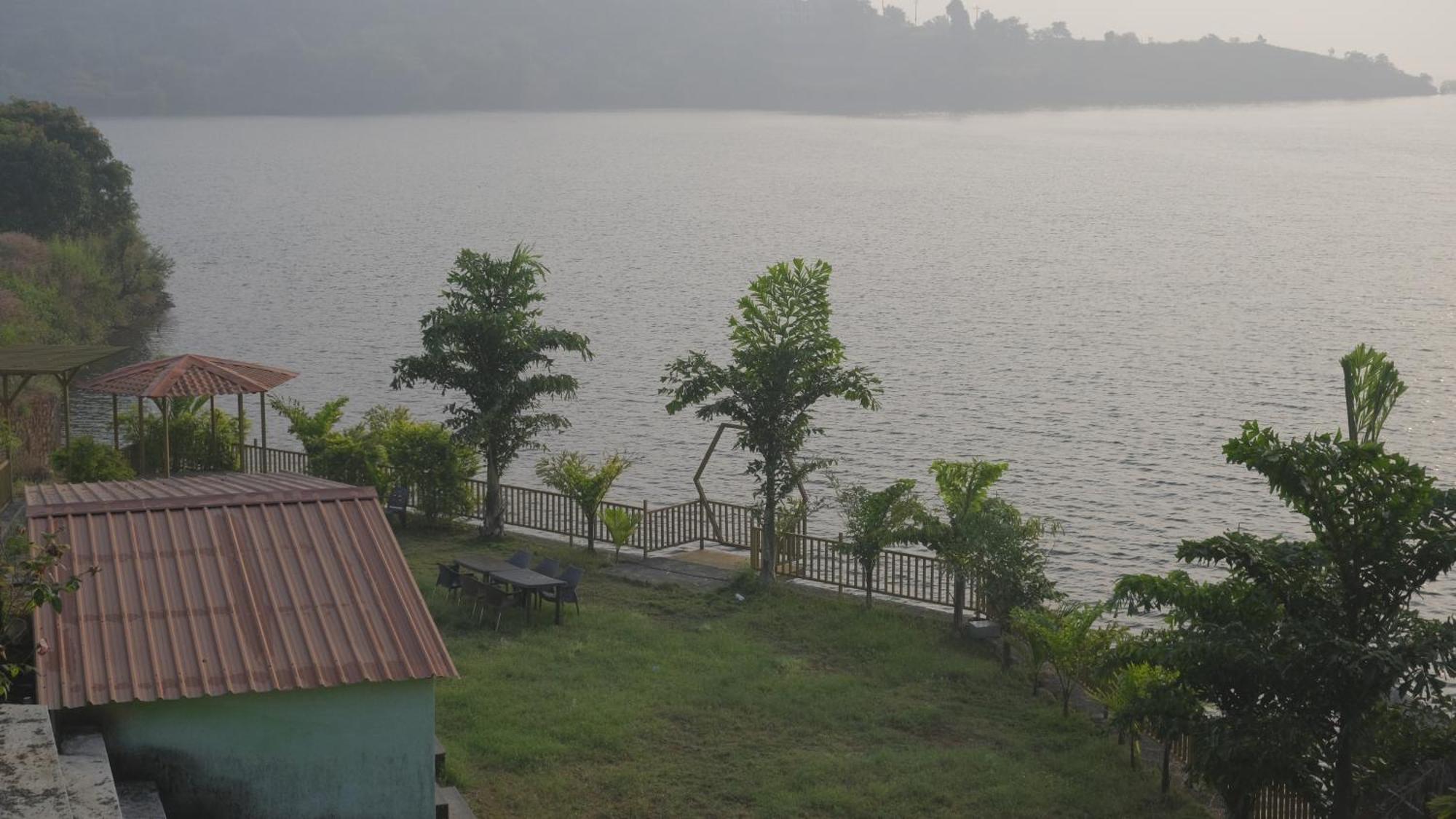 Swiss Lake Resort Lavasa Εξωτερικό φωτογραφία