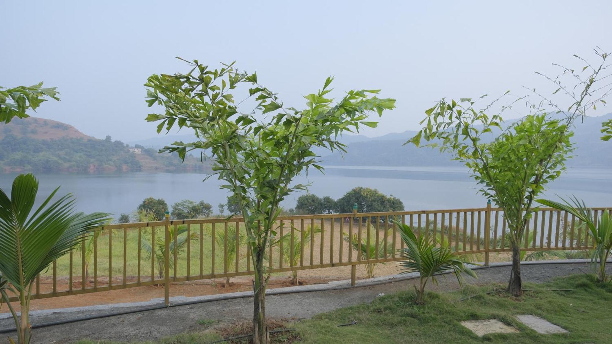 Swiss Lake Resort Lavasa Εξωτερικό φωτογραφία